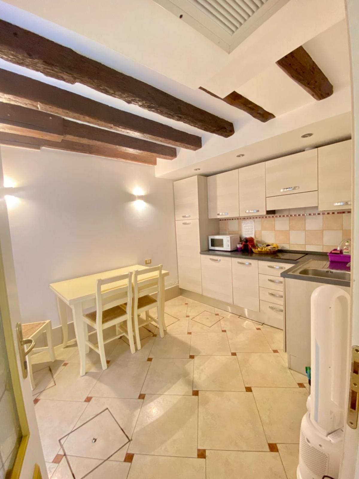 Casa Vacanze Angolo 'Sconto Βενετία Εξωτερικό φωτογραφία