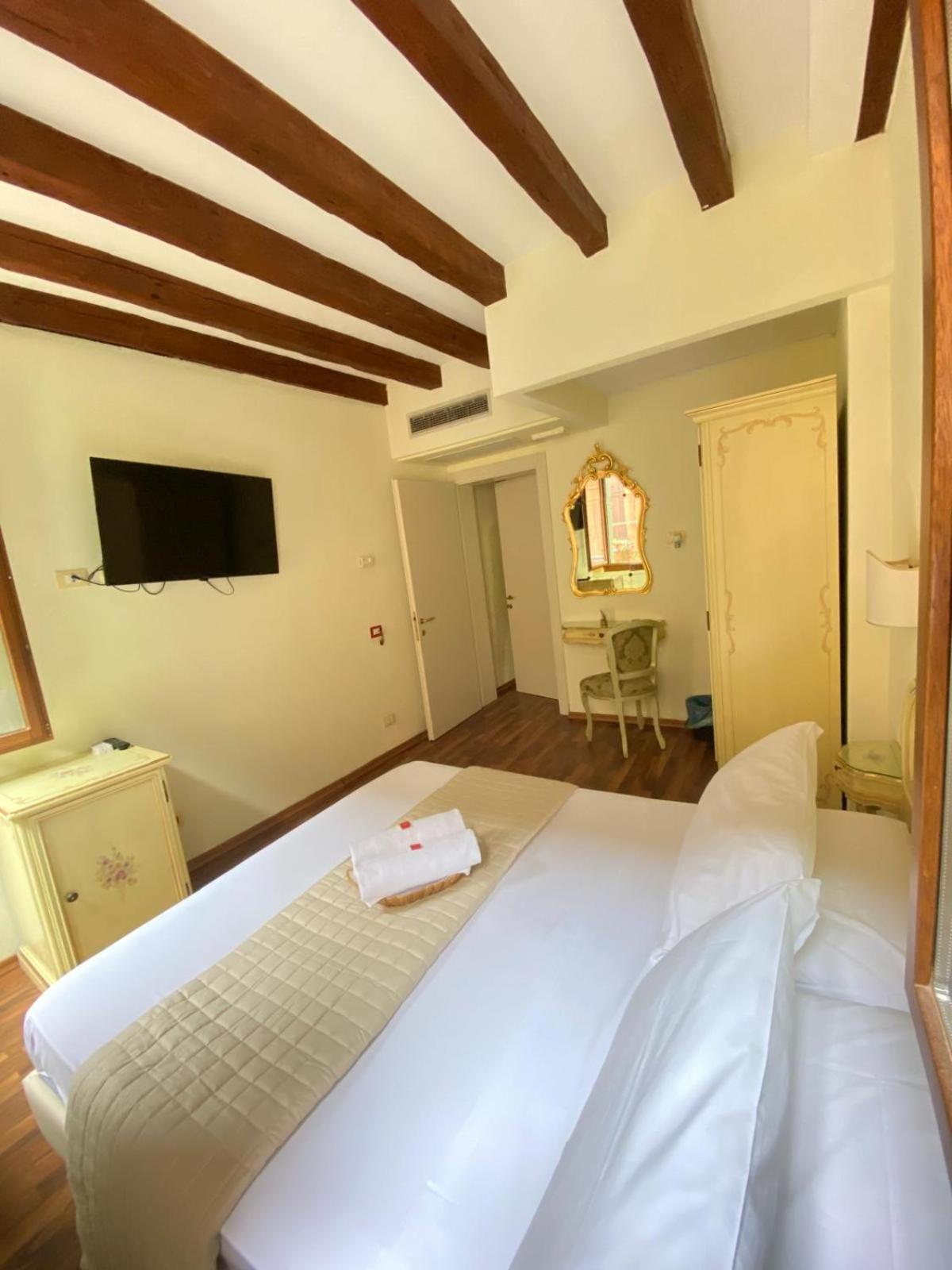 Casa Vacanze Angolo 'Sconto Βενετία Εξωτερικό φωτογραφία